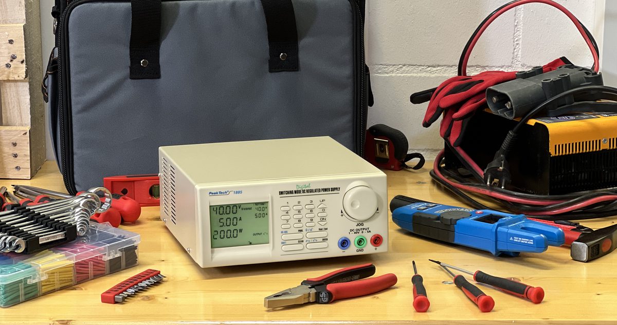 Laboratorijas līdzstrāvas barošanas avots, 1–40 V, 0–5 A, USB, P 1885